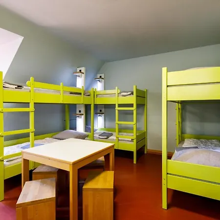 Youth Hostel *